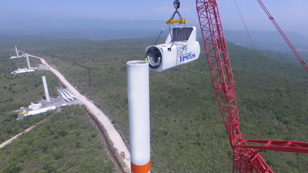 Wind turbine installation at Tres Mesas